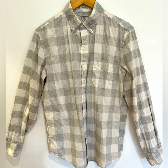 J. Crew Organic Cotton Button Down - Medium - Picture 3 of 3